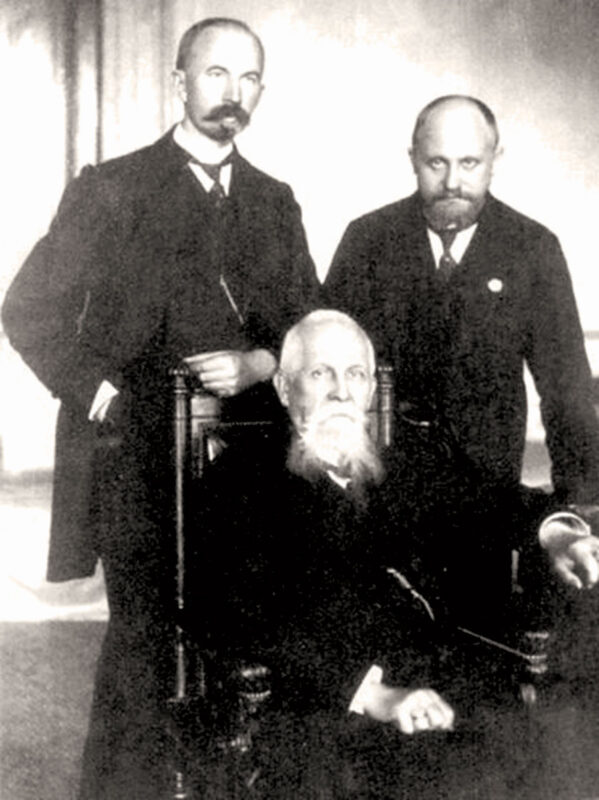 Members of the Ukrainian Parliamentary Club: Oleksandr Kolessa, Yuliian Romanchuk (sitting), and Lev Levytsky (1915 photograph).