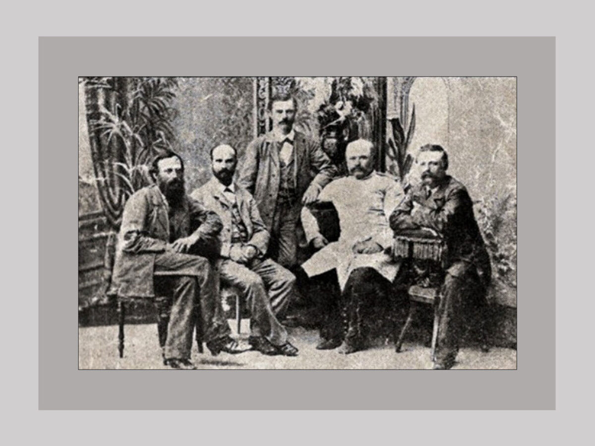 Члени Київської громади (кінець 1860-х рр.). Стоїть Володимир Антонович, лідер українського національного відродження в Російській імперії.