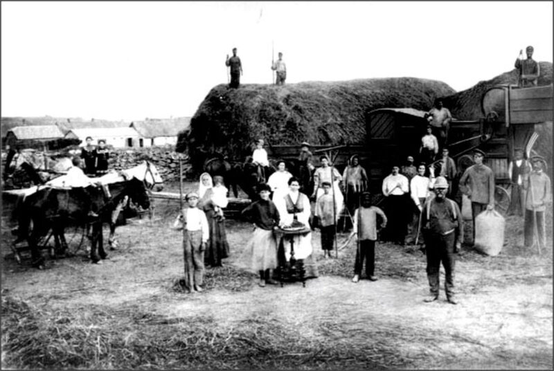 Jewish farmers in the agricultural settlement Lvove, Kherson province.